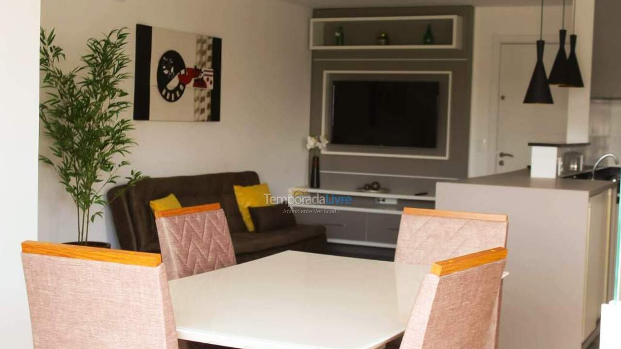 Apartamento para alquiler de vacaciones em Governador Celso Ramos (Praia de Palmas)