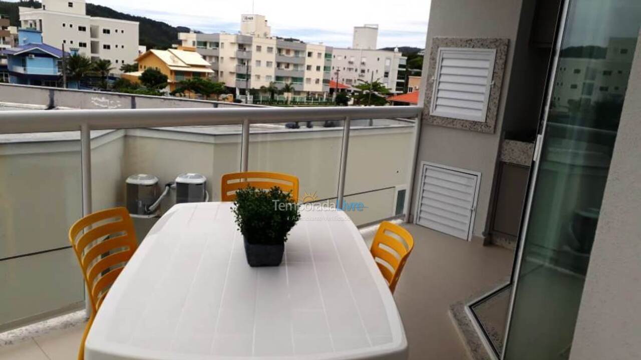 Apartamento para alquiler de vacaciones em Governador Celso Ramos (Praia de Palmas)