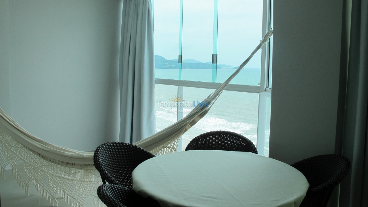 Apartamento para aluguel de temporada em Itapema (Meia Praia)