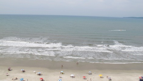 Apartamento com 03 dormitórios na quadra do Mar