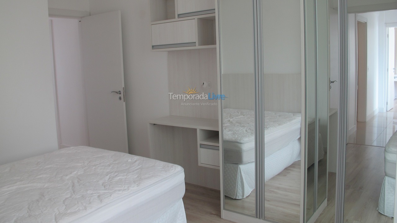 Apartamento para aluguel de temporada em Itapema (Meia Praia)