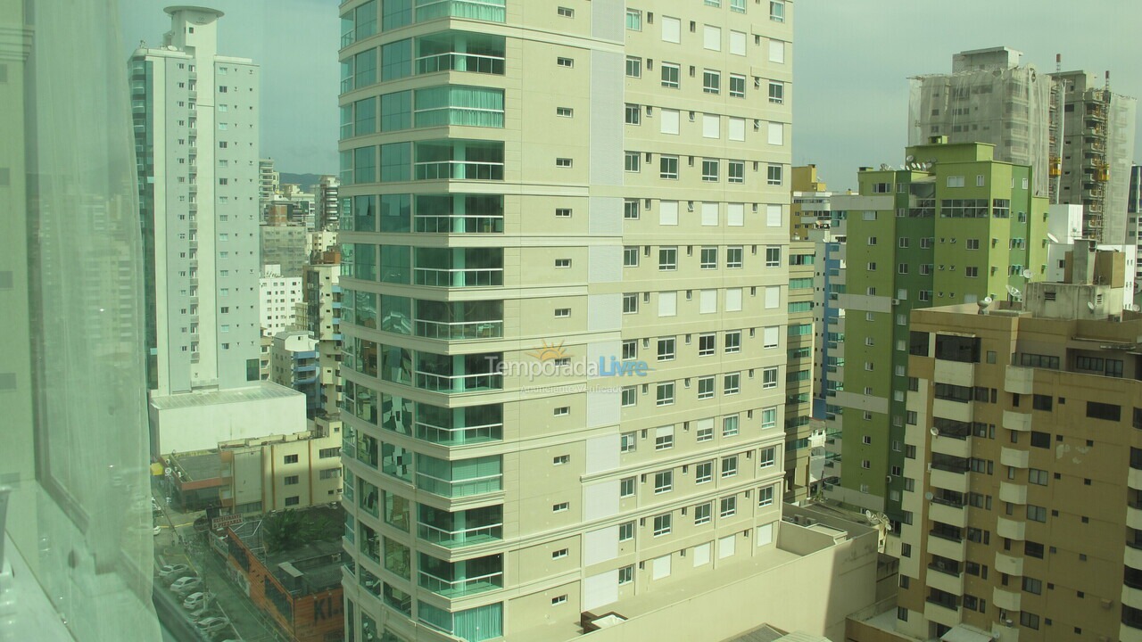 Apartamento para aluguel de temporada em Itapema (Meia Praia)