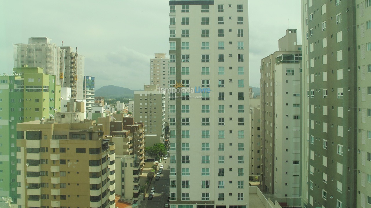 Apartamento para aluguel de temporada em Itapema (Meia Praia)