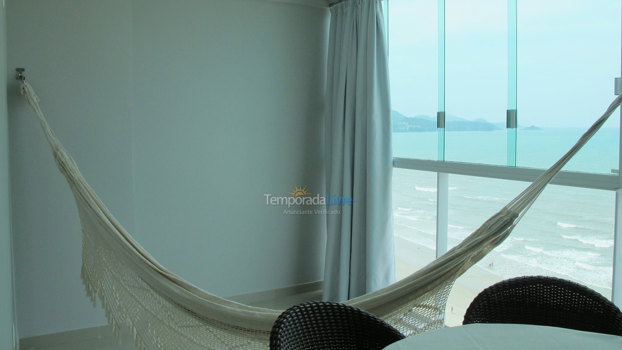 Apartamento para aluguel de temporada em Itapema (Meia Praia)