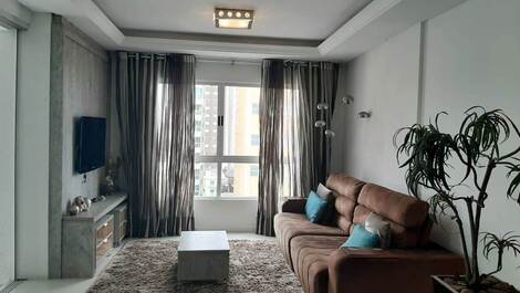 Apartamento de 03 habitaciones en el segundo bloque