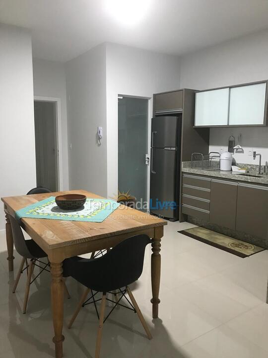 Apartamento para alquiler de vacaciones em Governador Celso Ramos (Praia de Palmas)