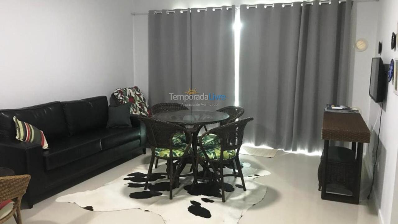 Apartamento para alquiler de vacaciones em Governador Celso Ramos (Praia de Palmas)