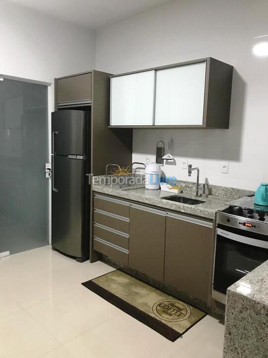 Apartamento para alquiler de vacaciones em Governador Celso Ramos (Praia de Palmas)