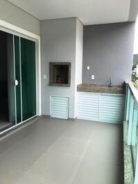 Excelente piso en alquiler de 02 habitaciones en Praia de Palmas