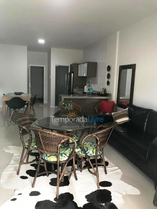 Apartamento para alquiler de vacaciones em Governador Celso Ramos (Praia de Palmas)