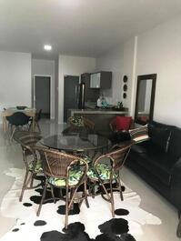 Excelente piso en alquiler de 02 habitaciones en Praia de Palmas