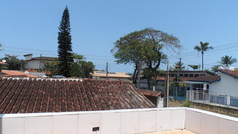 Sacada na parte de cima da casa.