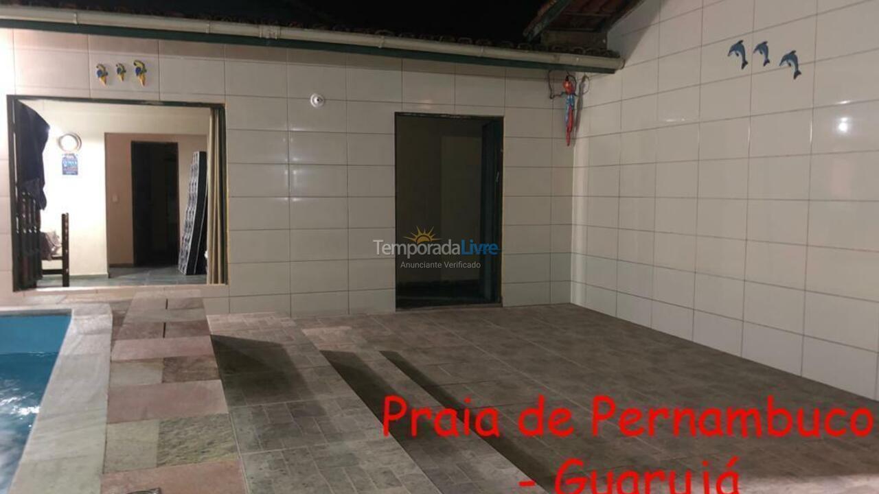 Casa para aluguel de temporada em Guarujá (Praia do Pernambuco)
