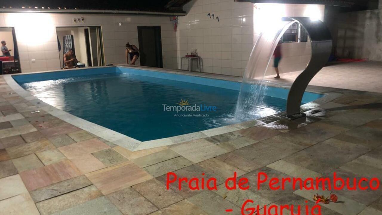 Casa para aluguel de temporada em Guarujá (Praia do Pernambuco)