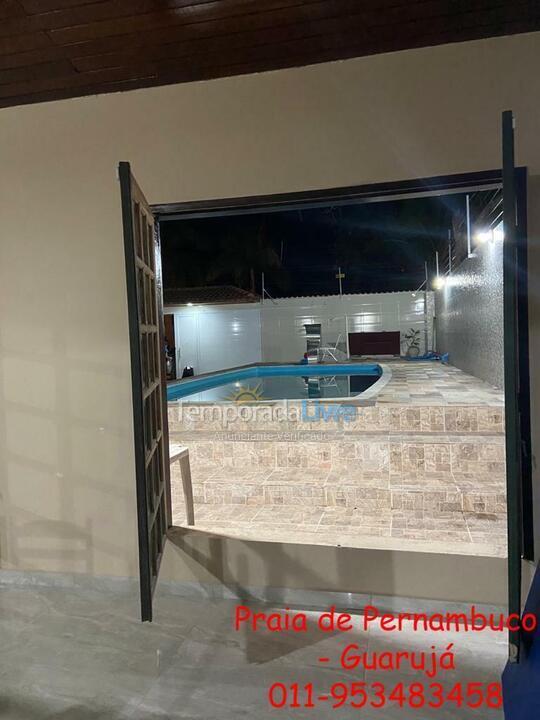 Casa para aluguel de temporada em Guarujá (Praia do Pernambuco)