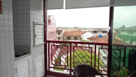 Excelente apartamento em prédio frente mar, Ac nos quartos, 2 carros