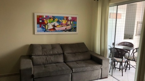 Excelente apartamento em prédio frente mar, Ac nos quartos, 2 carros