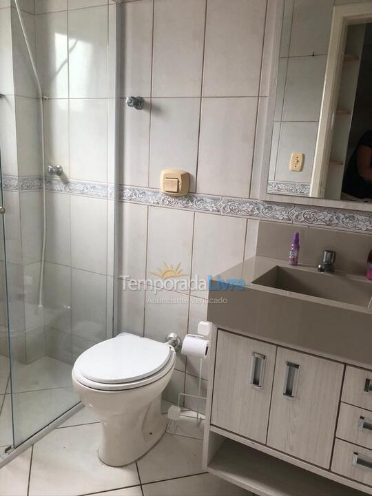 Apartamento para aluguel de temporada em Itapema (Meia Praia)