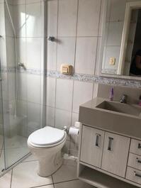 02 quartos, próximos ao Shopping Russi Russi