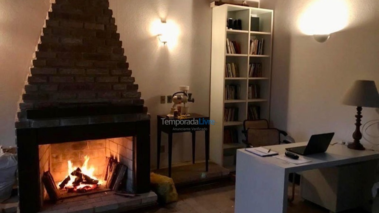 Casa para alquiler de vacaciones em São Sebastião (Praia da Jureia)