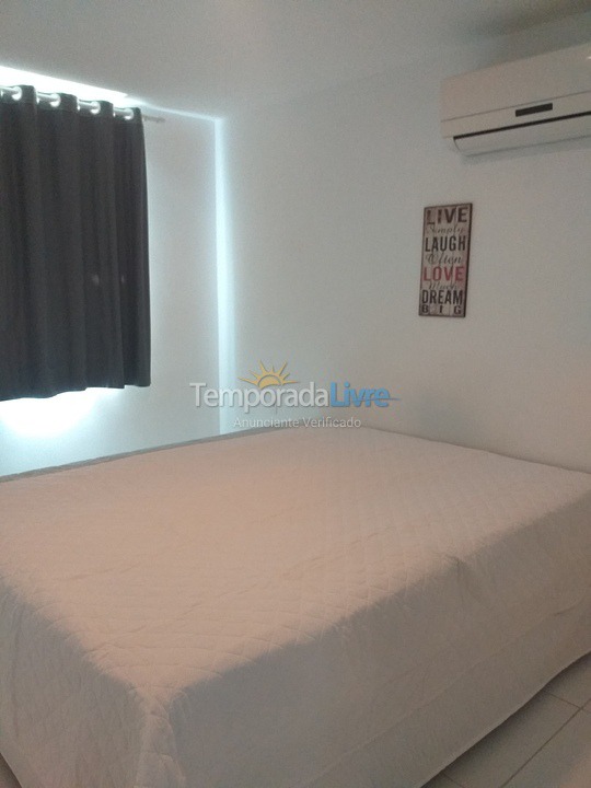 Apartamento para aluguel de temporada em Lauro de Freitas (Praia de Buraquinho Vilas do Atlantico)