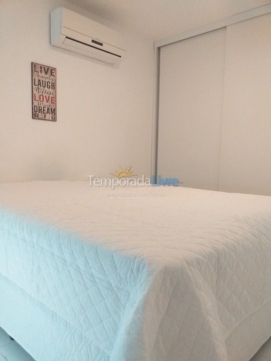 Apartamento para aluguel de temporada em Lauro de Freitas (Praia de Buraquinho Vilas do Atlantico)