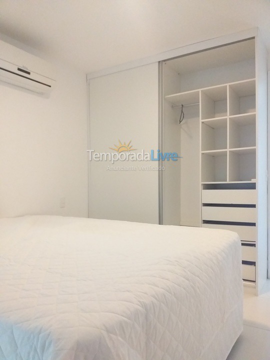 Apartamento para aluguel de temporada em Lauro de Freitas (Praia de Buraquinho Vilas do Atlantico)