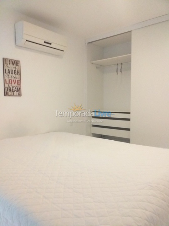 Apartamento para aluguel de temporada em Lauro de Freitas (Praia de Buraquinho Vilas do Atlantico)