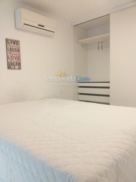 Apartamento para aluguel de temporada em Lauro de Freitas (Praia de Buraquinho Vilas do Atlantico)