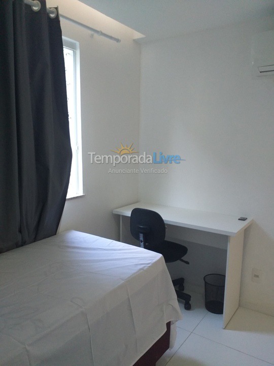 Apartamento para aluguel de temporada em Lauro de Freitas (Praia de Buraquinho Vilas do Atlantico)