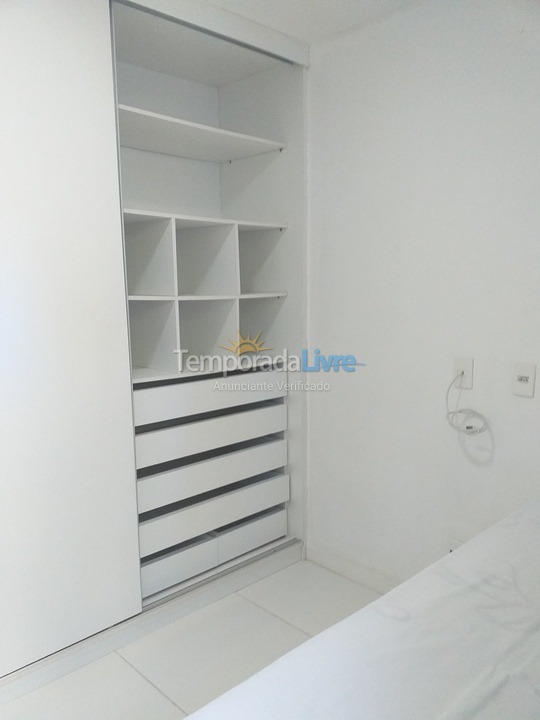 Apartamento para aluguel de temporada em Lauro de Freitas (Praia de Buraquinho Vilas do Atlantico)