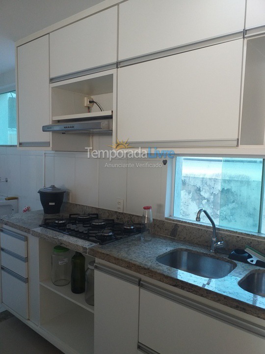 Apartamento para aluguel de temporada em Lauro de Freitas (Praia de Buraquinho Vilas do Atlantico)