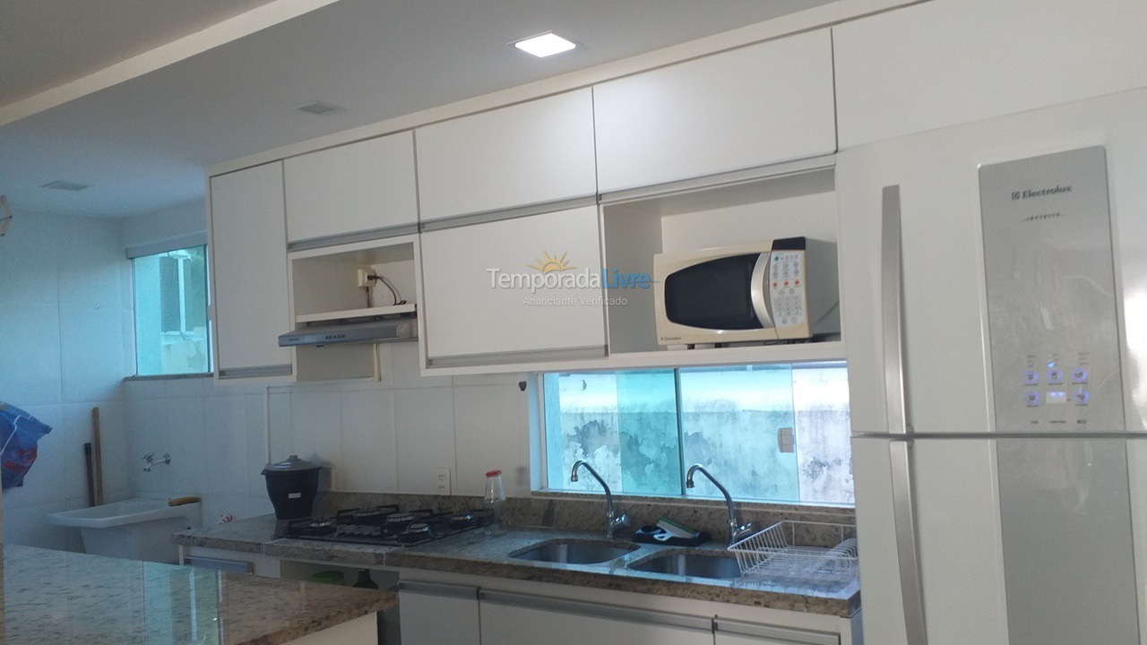 Apartamento para aluguel de temporada em Lauro de Freitas (Praia de Buraquinho Vilas do Atlantico)