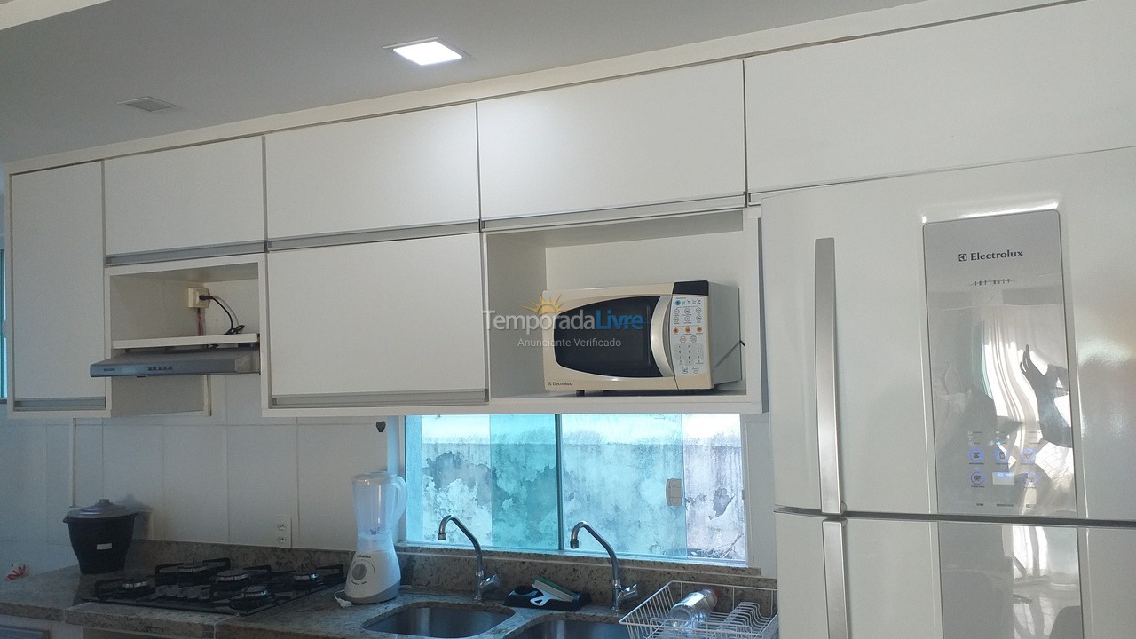 Apartamento para aluguel de temporada em Lauro de Freitas (Praia de Buraquinho Vilas do Atlantico)