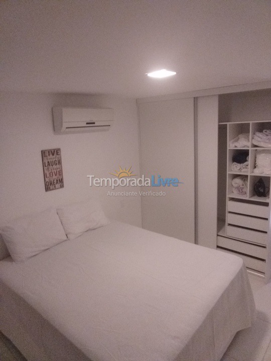 Apartamento para aluguel de temporada em Lauro de Freitas (Praia de Buraquinho Vilas do Atlantico)