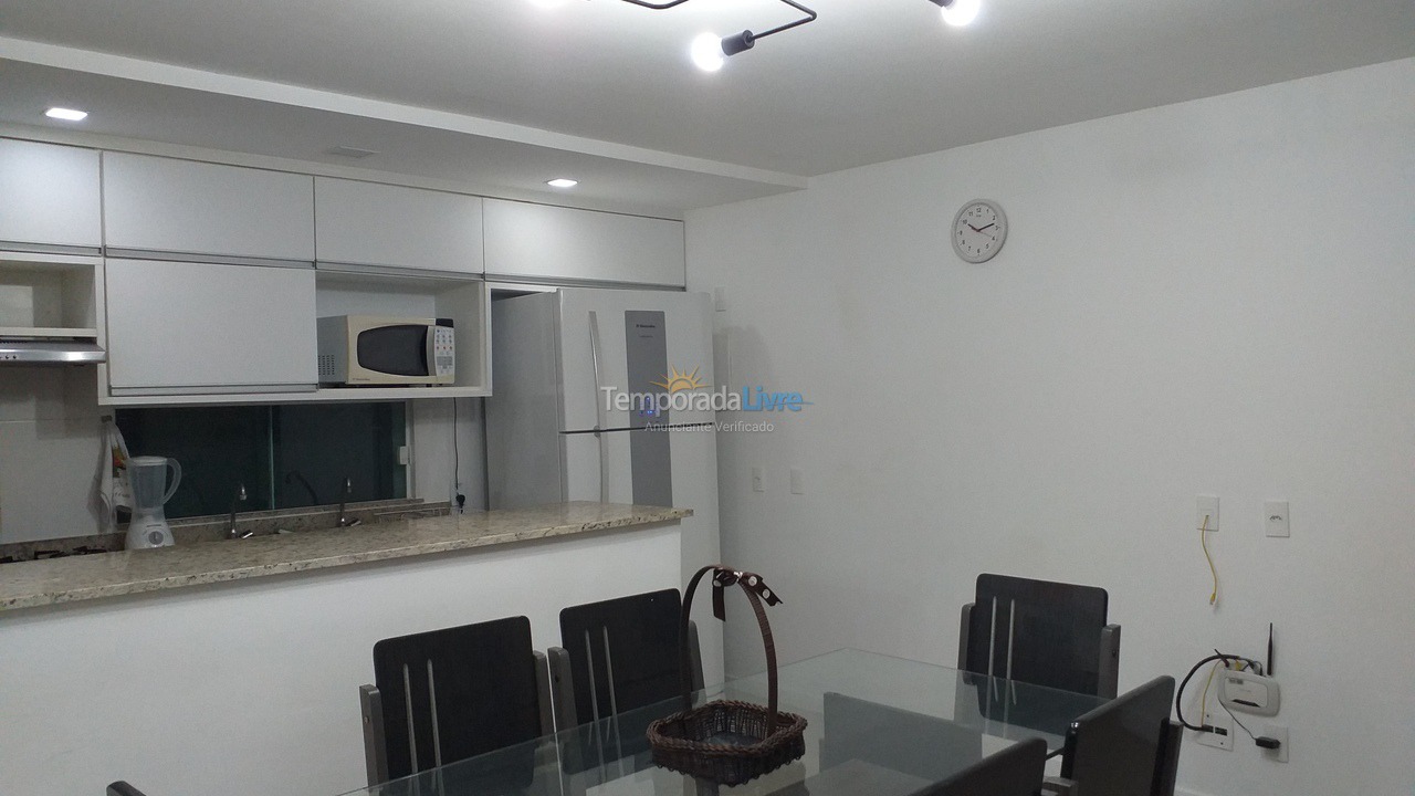 Apartamento para aluguel de temporada em Lauro de Freitas (Praia de Buraquinho Vilas do Atlantico)