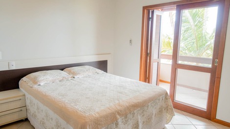 EXCELENTE CASA 5 SUÍTES - JURERÊ INTERNACIONAL