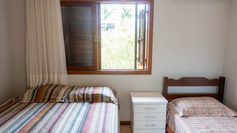 EXCELENTE CASA 5 SUÍTES - JURERÊ INTERNACIONAL