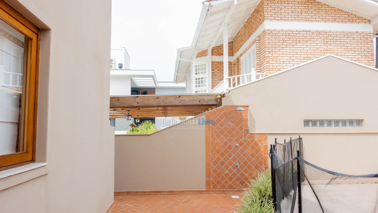 Casa para aluguel de temporada em Florianopolis (Jurerê Internacional)