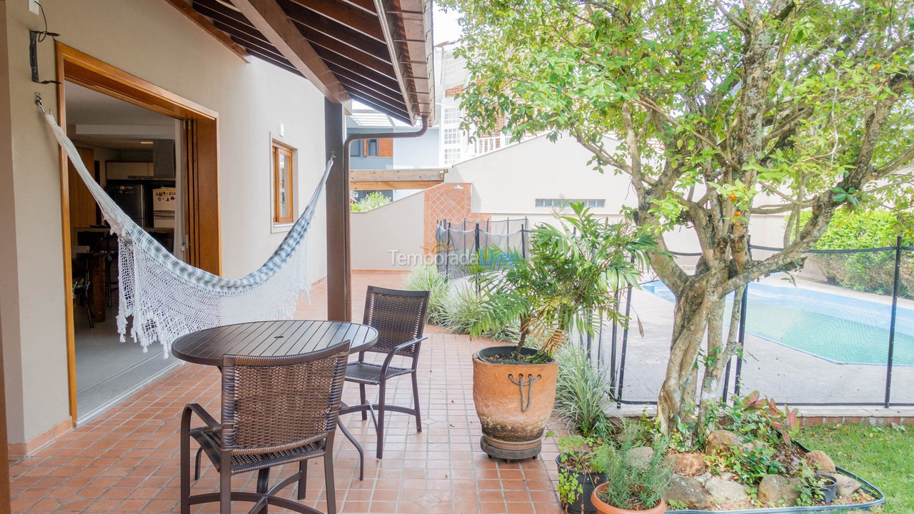 Casa para aluguel de temporada em Florianopolis (Jurerê Internacional)