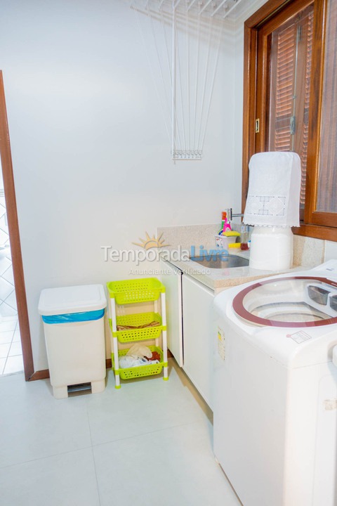 Casa para aluguel de temporada em Florianopolis (Jurerê Internacional)