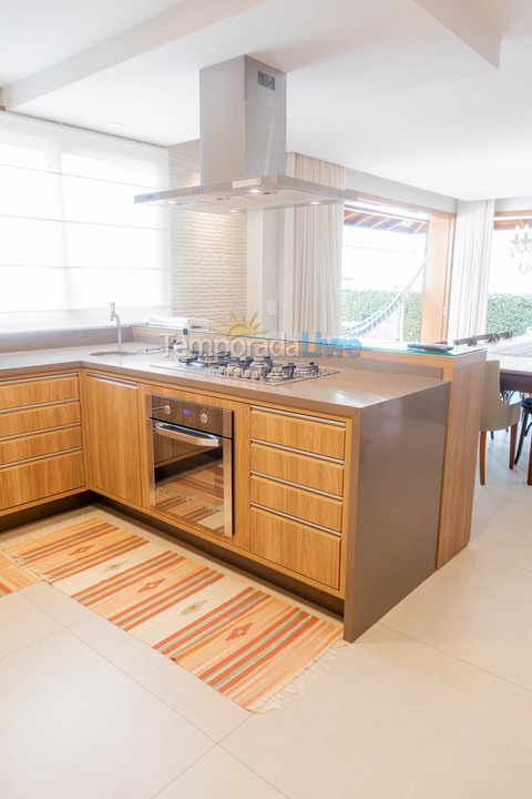 Casa para aluguel de temporada em Florianopolis (Jurerê Internacional)