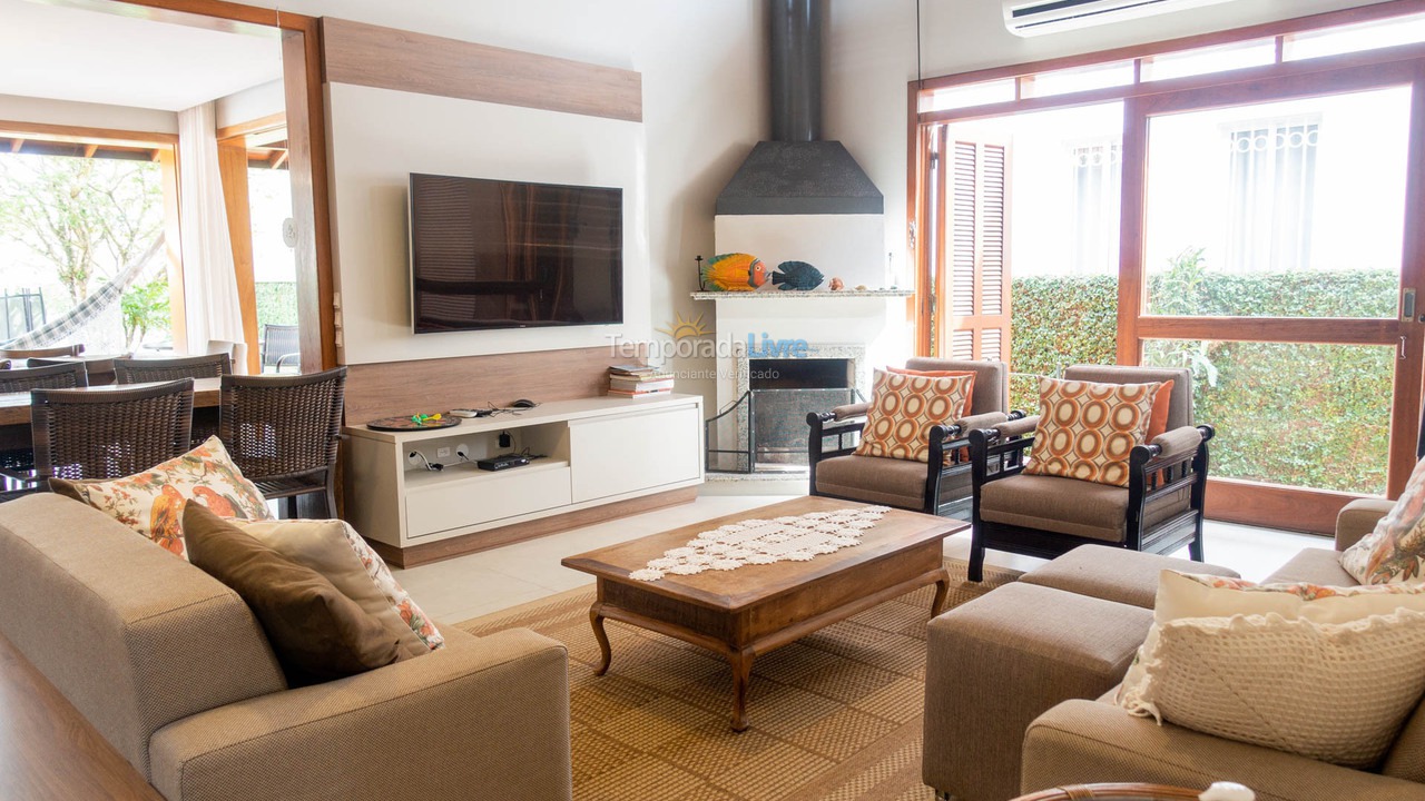 Casa para aluguel de temporada em Florianopolis (Jurerê Internacional)