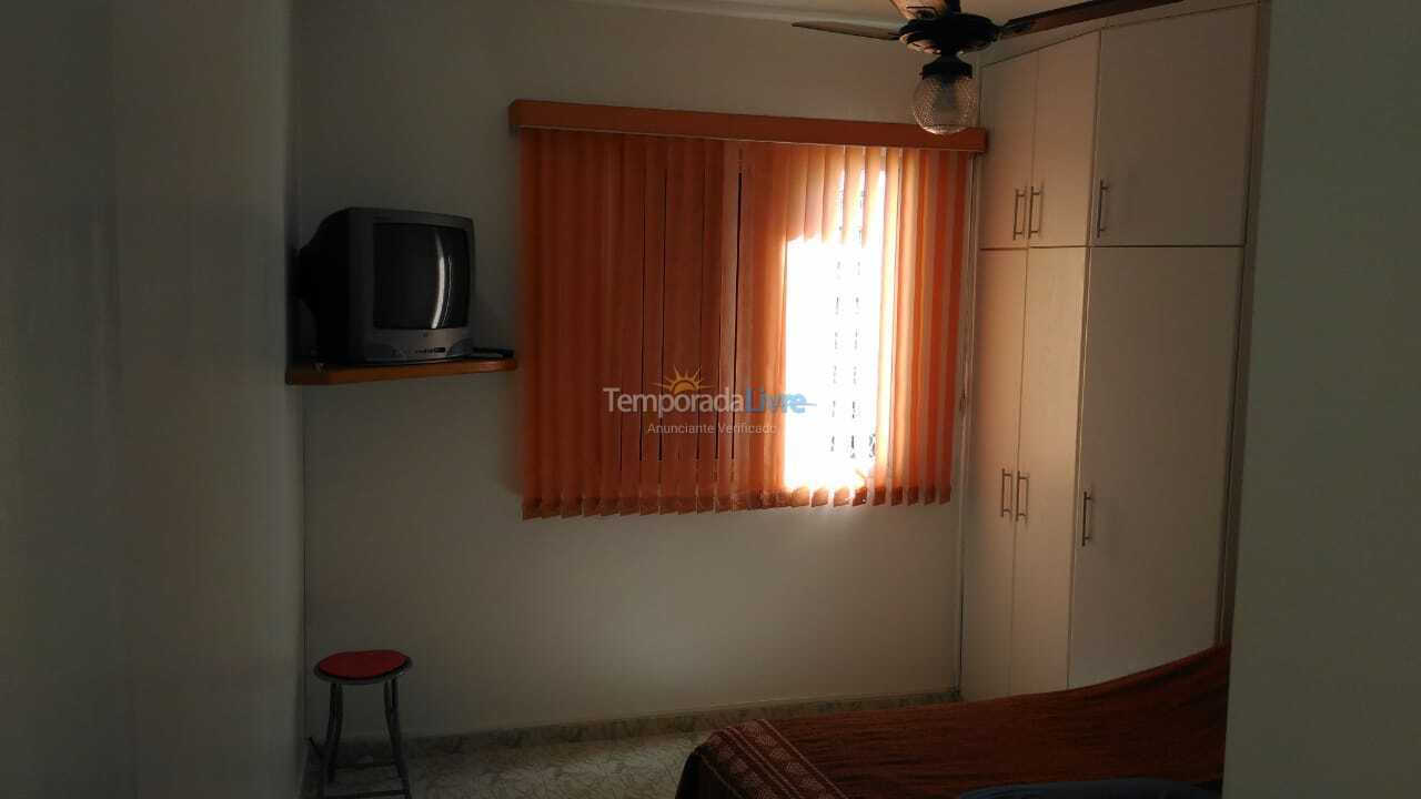 Apartamento para aluguel de temporada em Guarujá (Pitangueiras)