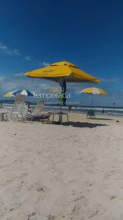 Apartamento para aluguel de temporada em Guarujá (Pitangueiras)