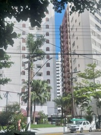 Apto 02 Dormitórios, Pitangueiras, Guarujá,a uma quadra da Praia