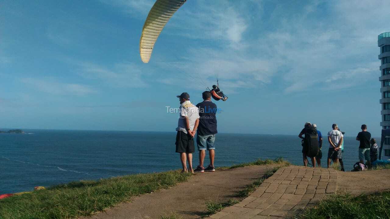 Apartamento para aluguel de temporada em Guarujá (Pitangueiras)