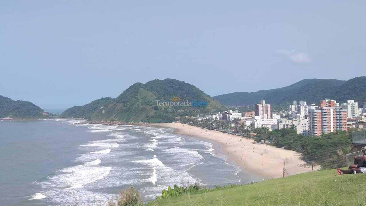 Apartamento para aluguel de temporada em Guarujá (Pitangueiras)