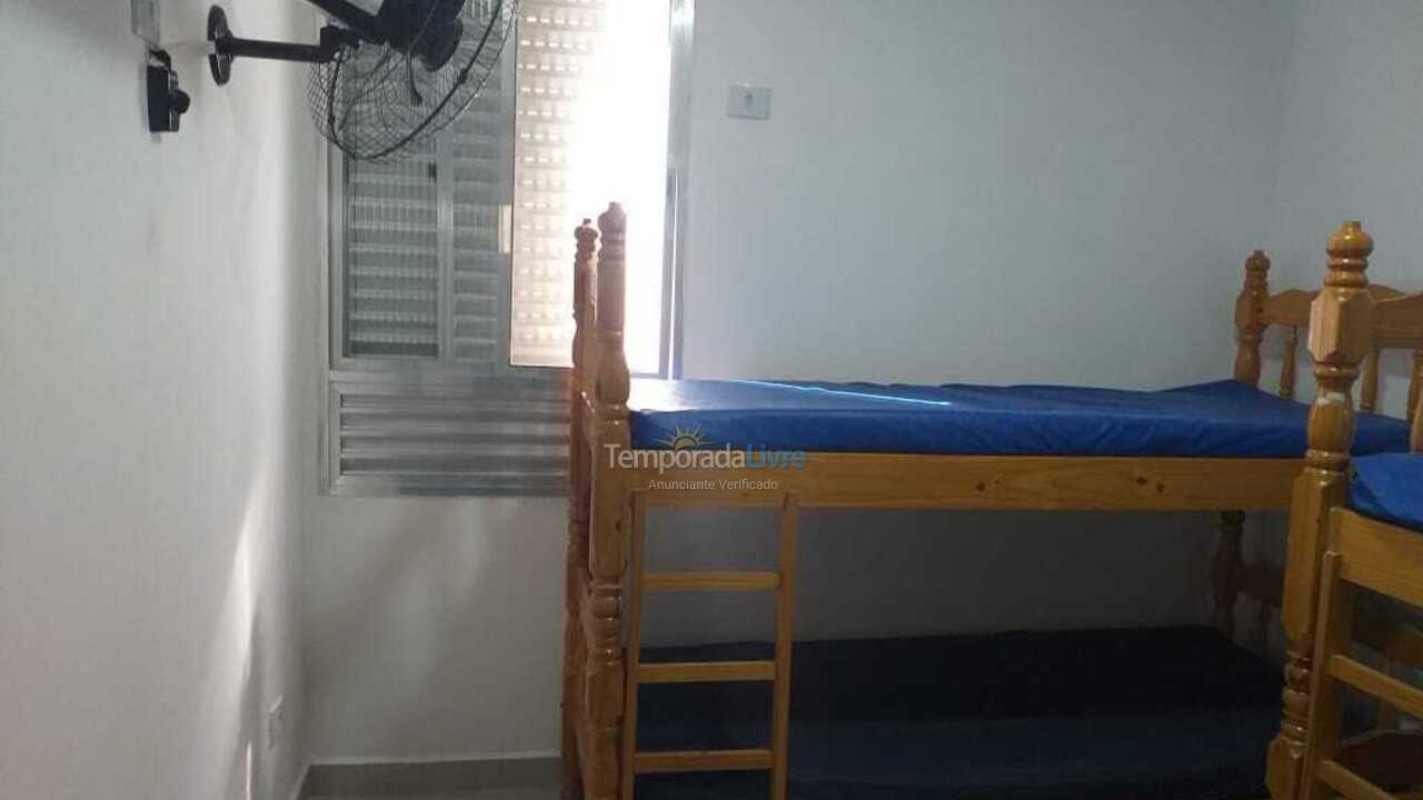 Apartamento para aluguel de temporada em Guarujá (Pitangueiras)