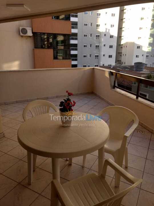 Apartamento para aluguel de temporada em Itapema (Meia Praia)